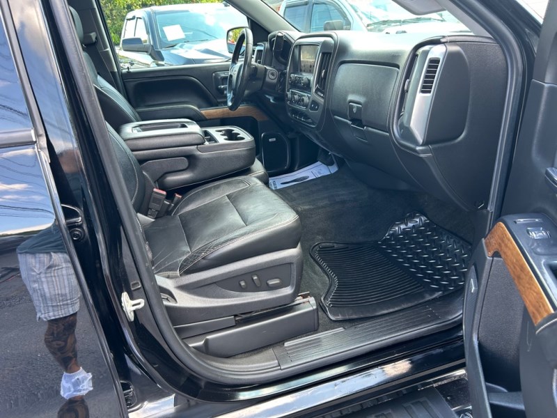 Additional photo of vehicle.