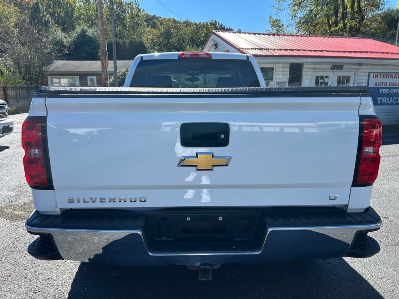 Additional photo of vehicle.
