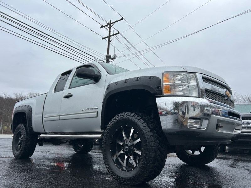 Additional photo of vehicle.