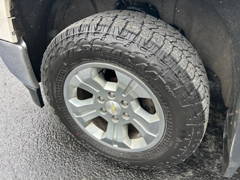 Additional photo of vehicle.