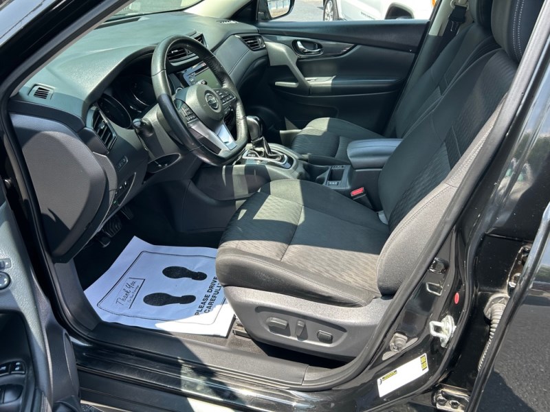 Additional photo of vehicle.