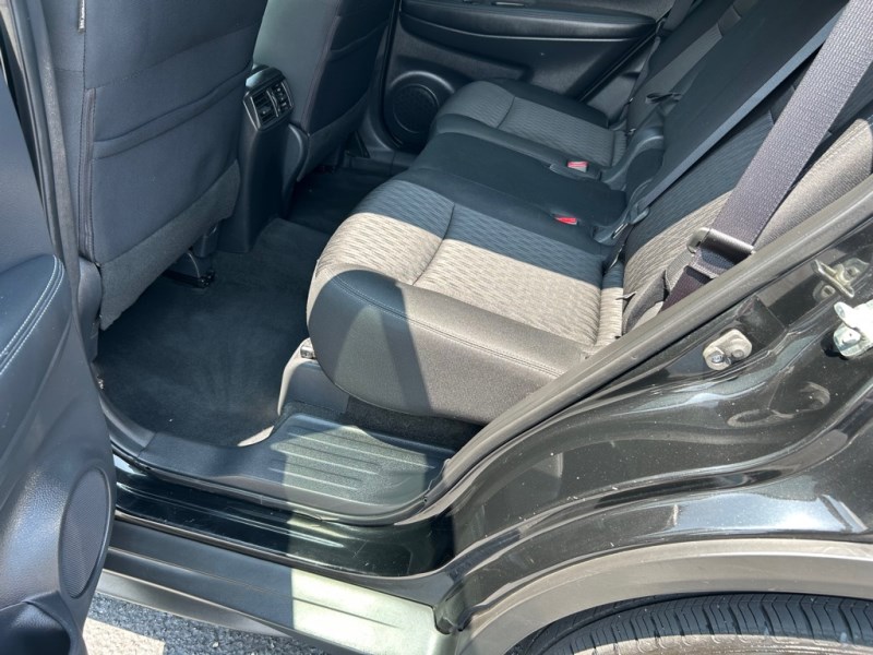 Additional photo of vehicle.