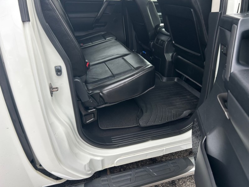 Additional photo of vehicle.