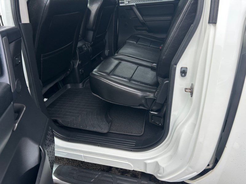 Additional photo of vehicle.