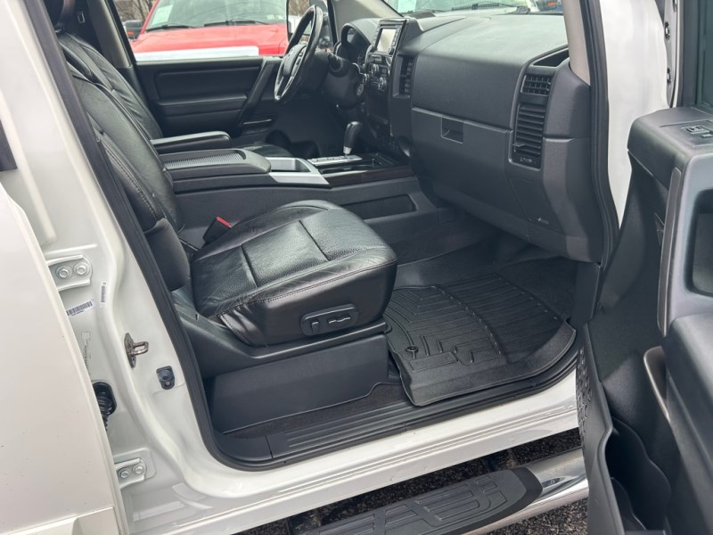 Additional photo of vehicle.