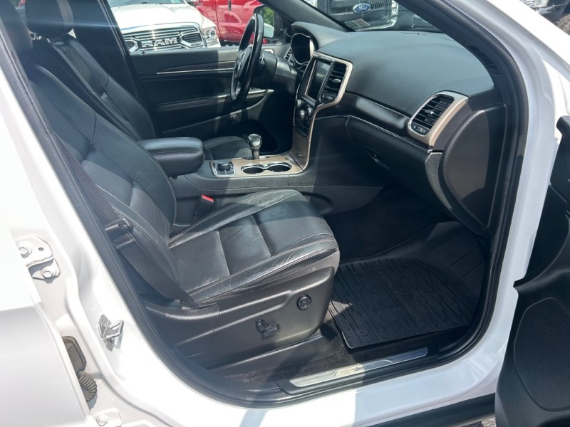 Additional photo of vehicle.
