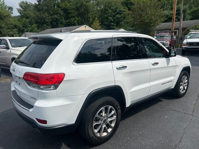 Additional photo of vehicle.