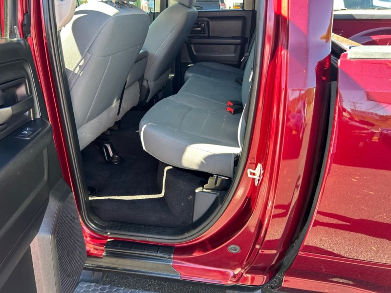 Additional photo of vehicle.