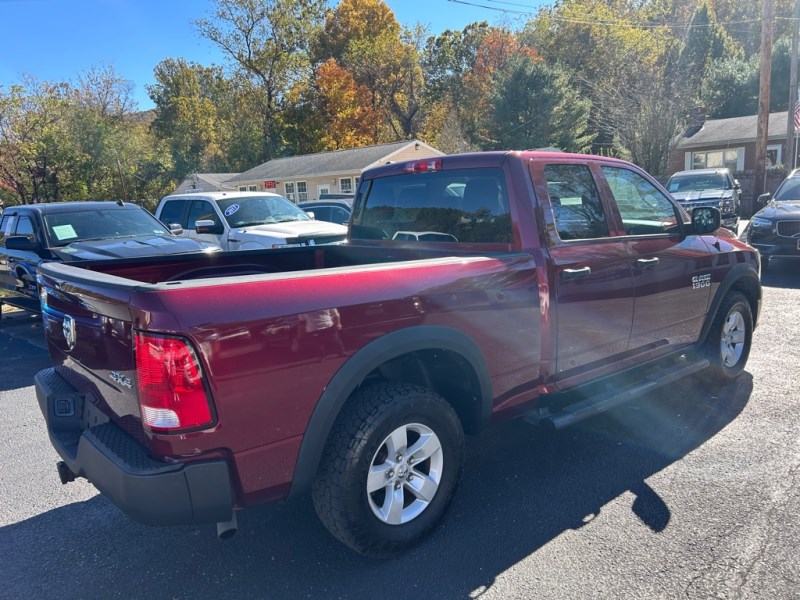 Additional photo of vehicle.