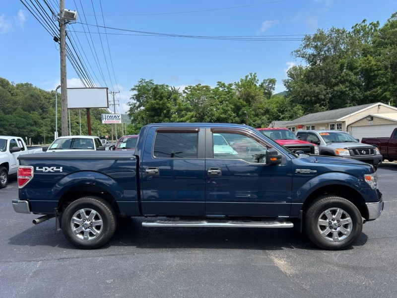Additional photo of vehicle.
