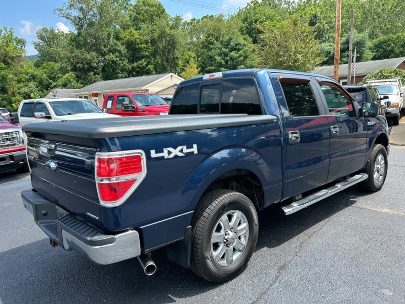 Additional photo of vehicle.