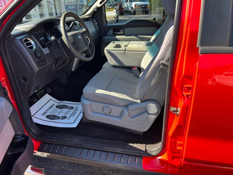 Additional photo of vehicle.