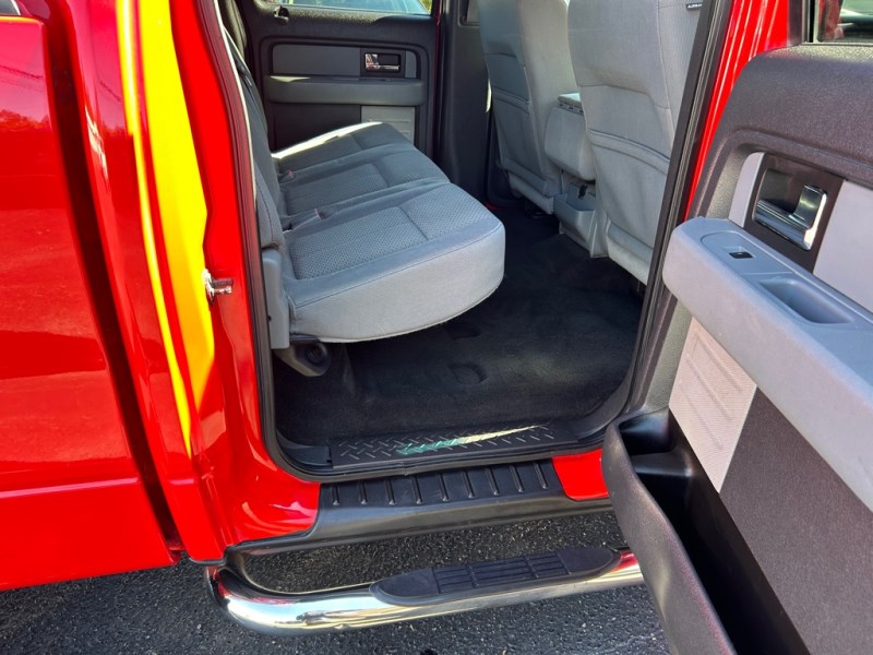 Additional photo of vehicle.