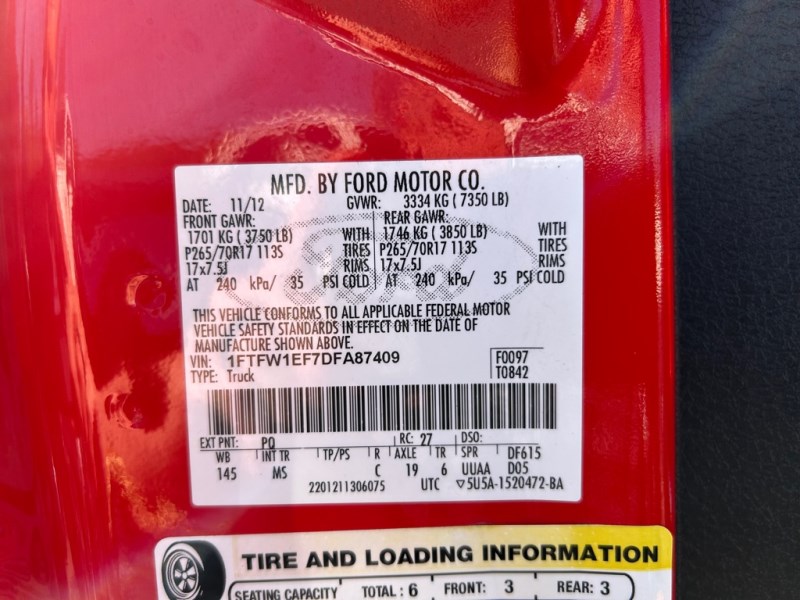 Additional photo of vehicle.
