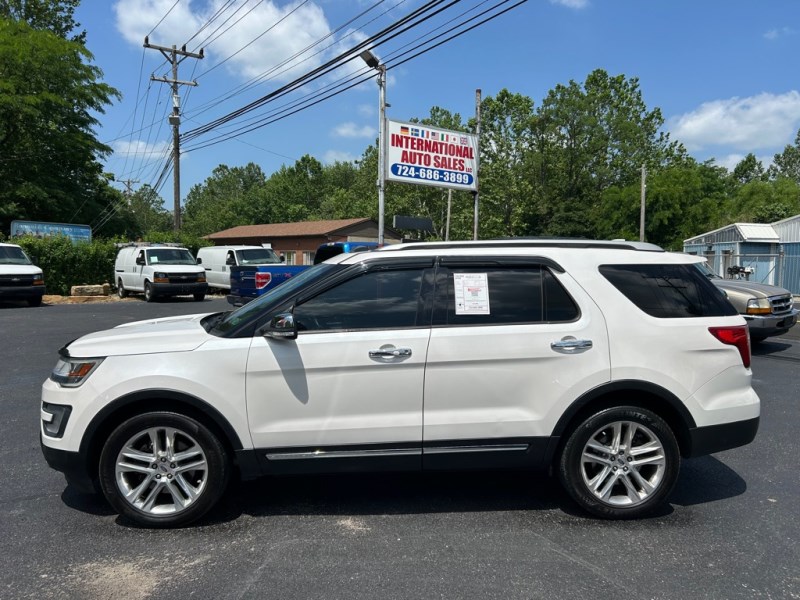 Additional photo of vehicle.