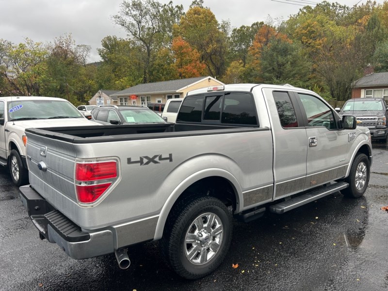 Additional photo of vehicle.