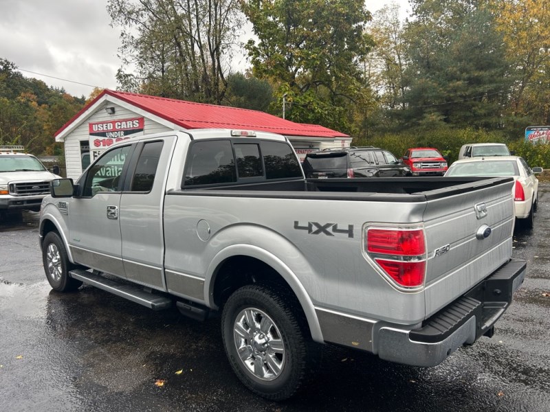 Additional photo of vehicle.