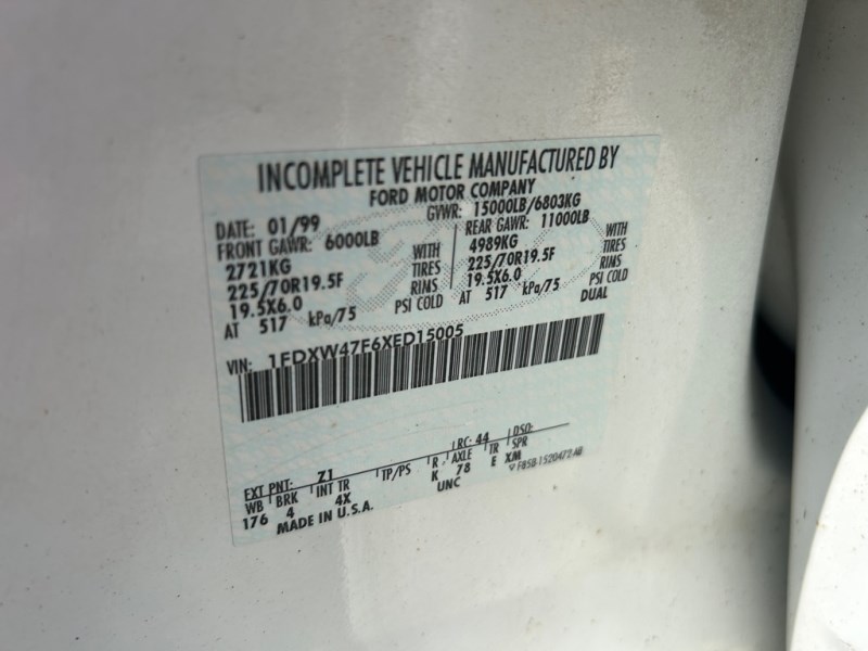 1999 Ford F-450 - Photo 16