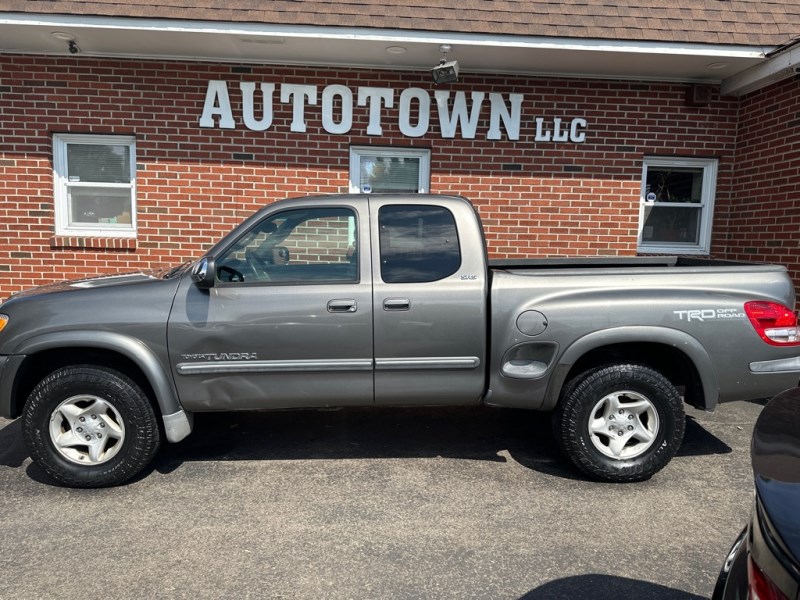 2004 Toyota Tundra SR5 photo 2