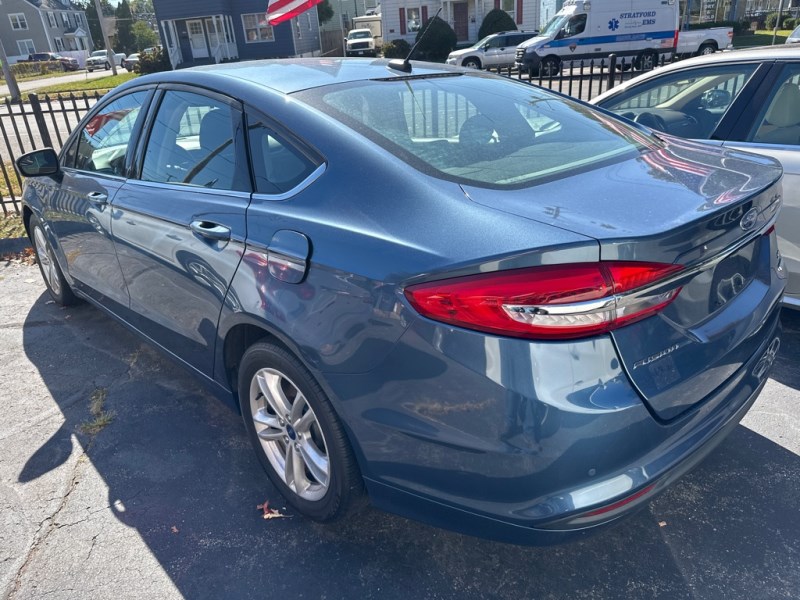 2018 Ford Fusion SE photo 3