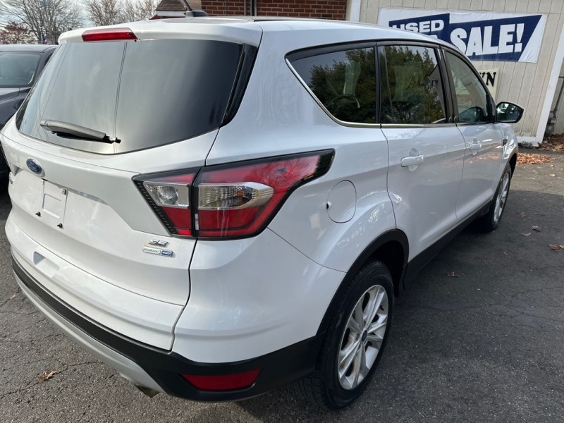 2017 Ford Escape SE photo 5