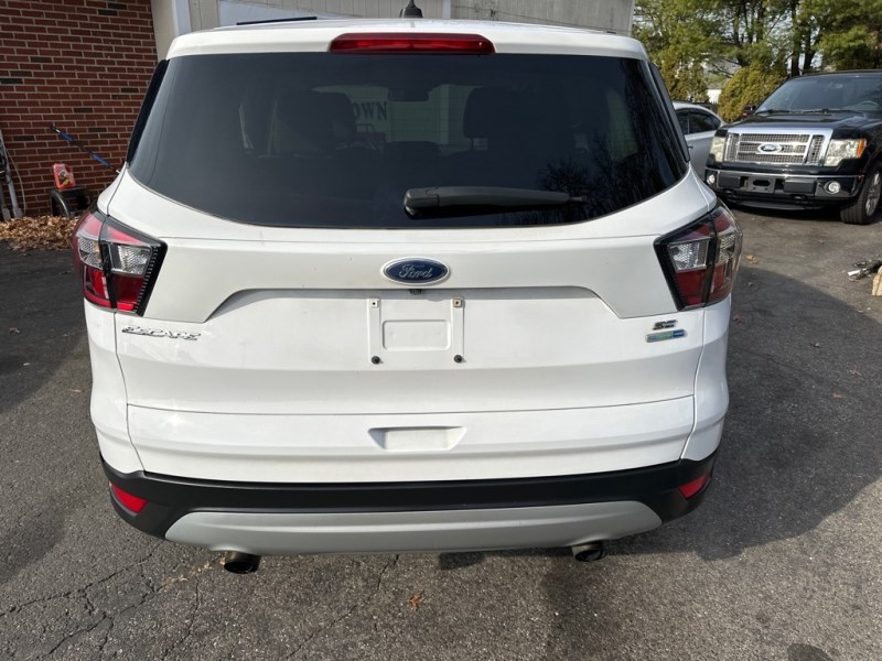 2017 Ford Escape SE photo 4