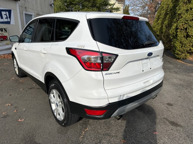 2017 Ford Escape SE photo 3