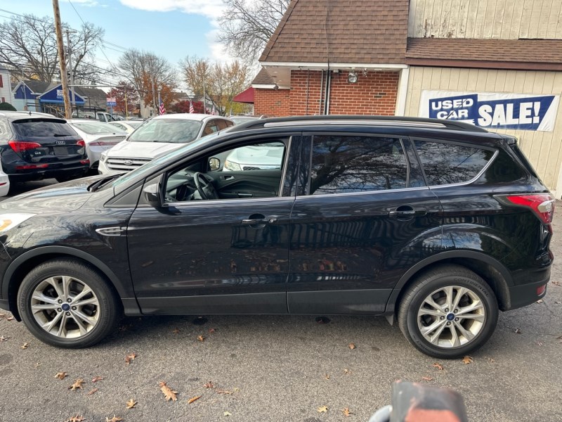 2017 Ford Escape SE photo 2