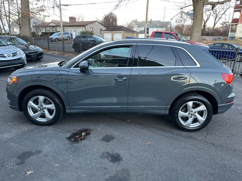 Additional photo of vehicle.