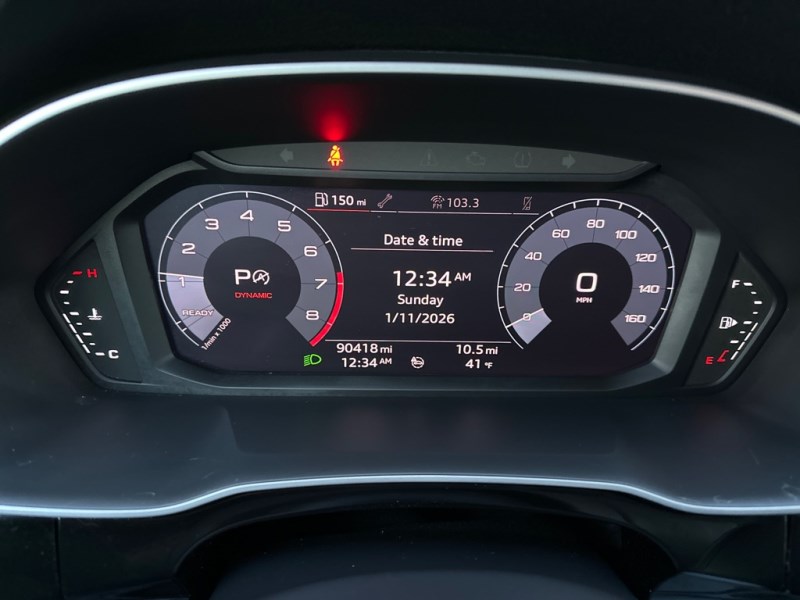 Additional photo of vehicle.