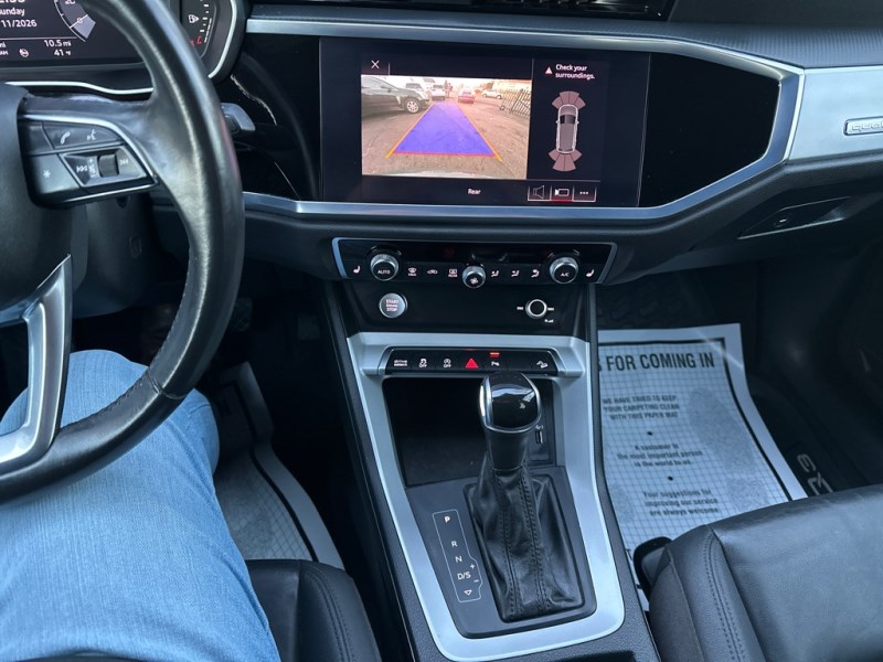 Additional photo of vehicle.