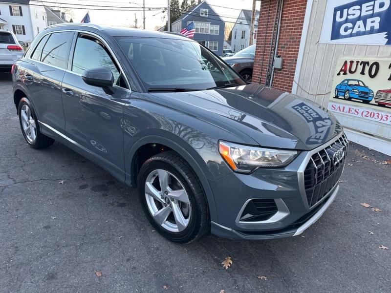 Additional photo of vehicle.