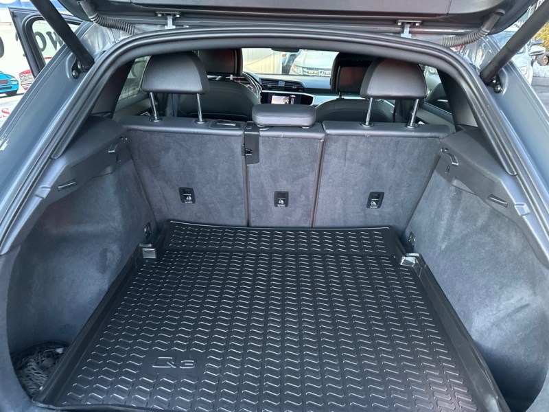 Additional photo of vehicle.