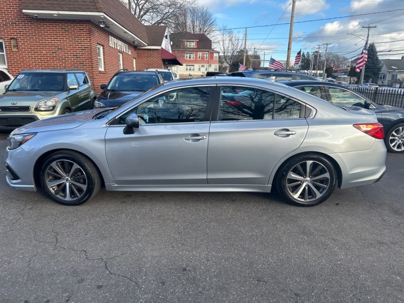 Additional photo of vehicle.