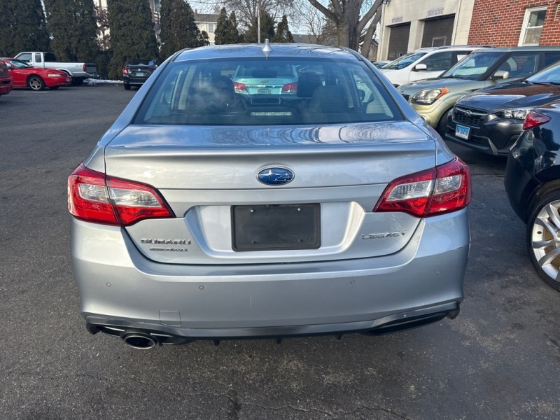 Additional photo of vehicle.
