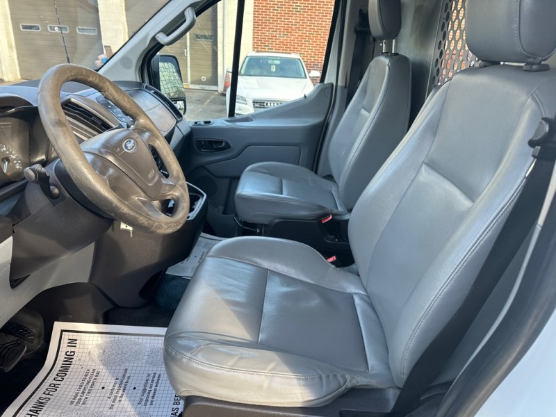 Additional photo of vehicle.