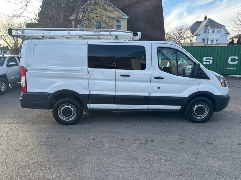 Additional photo of vehicle.