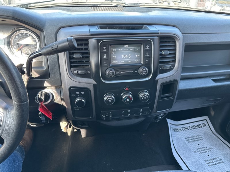 Additional photo of vehicle.