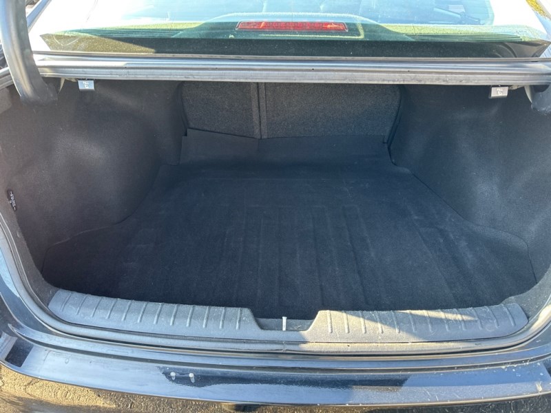 Additional photo of vehicle.