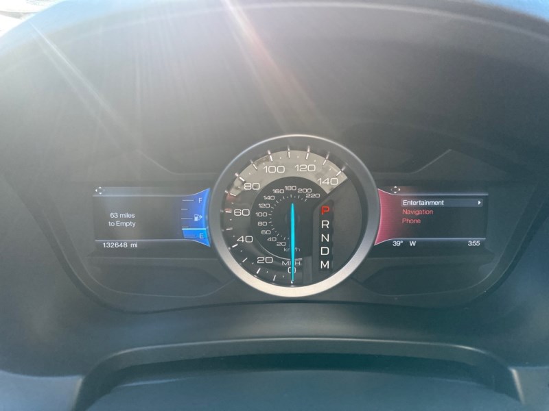 Additional photo of vehicle.