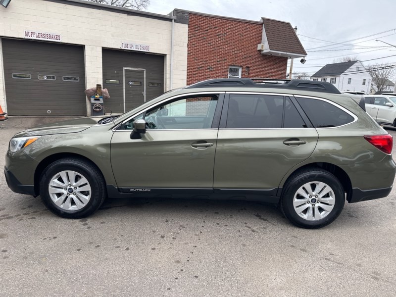 Additional photo of vehicle.