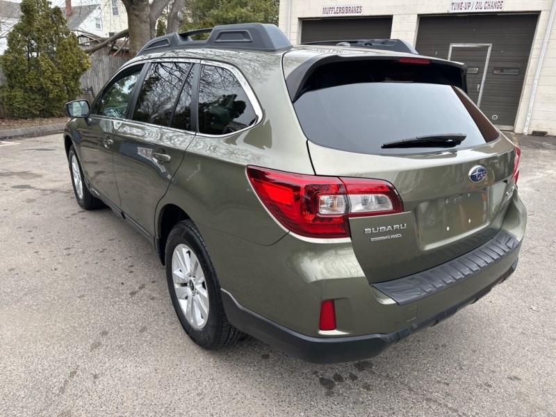 Additional photo of vehicle.