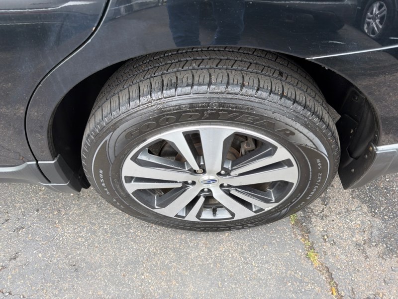 2019 Subaru Outback Limited - Photo 16