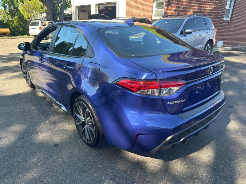 Additional photo of vehicle.