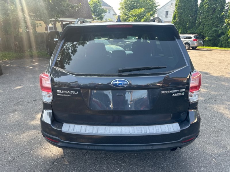 Additional photo of vehicle.