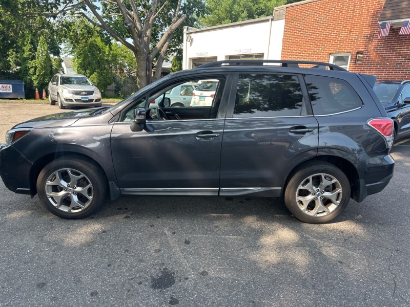 Additional photo of vehicle.