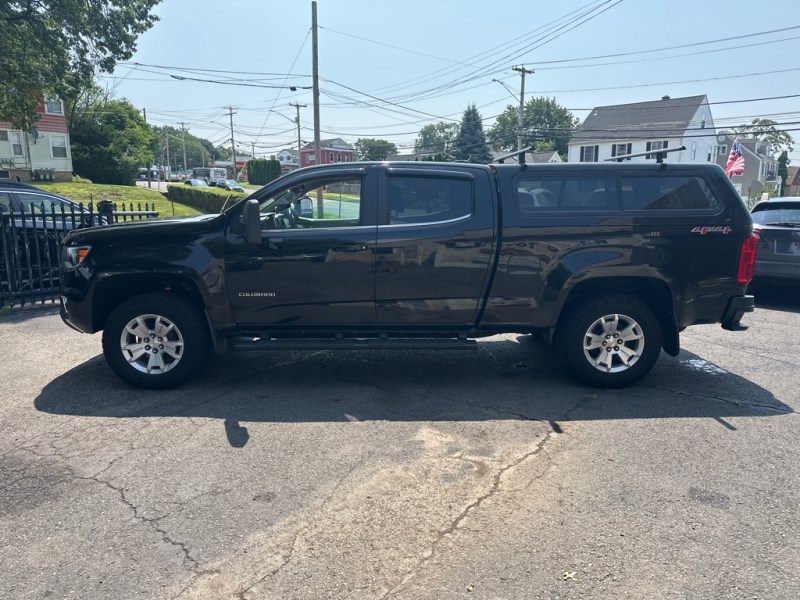Additional photo of vehicle.