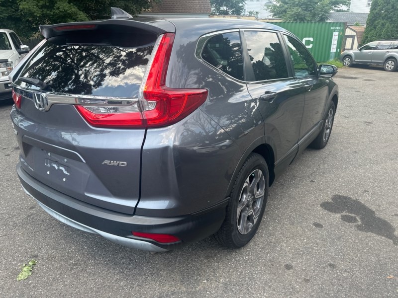 Additional photo of vehicle.
