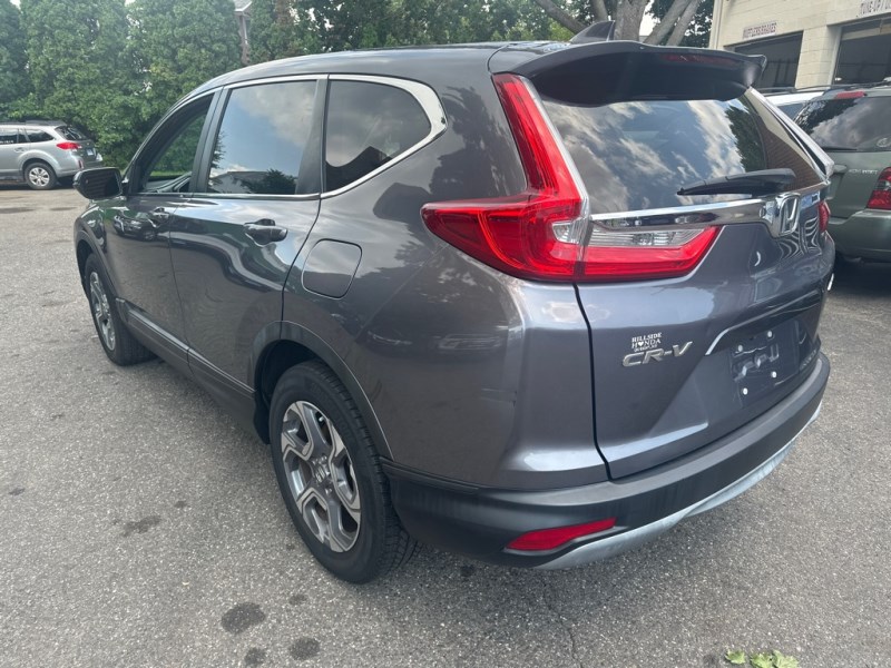Additional photo of vehicle.