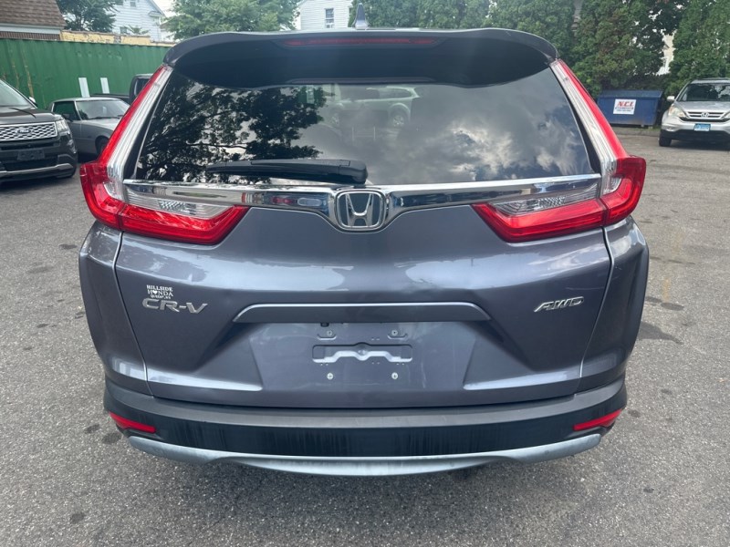 Additional photo of vehicle.